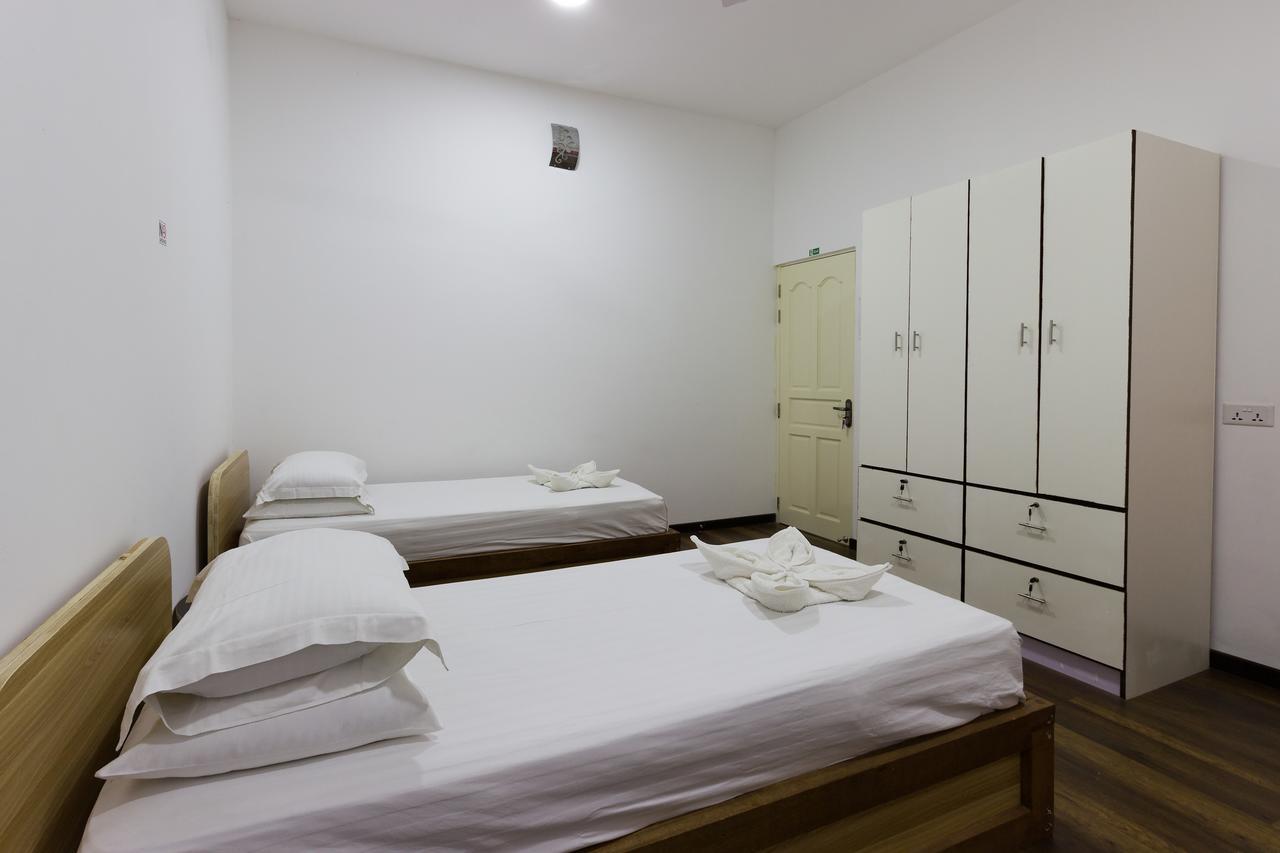 Surf Trip Maldives Hotel Thulusdhoo Buitenkant foto