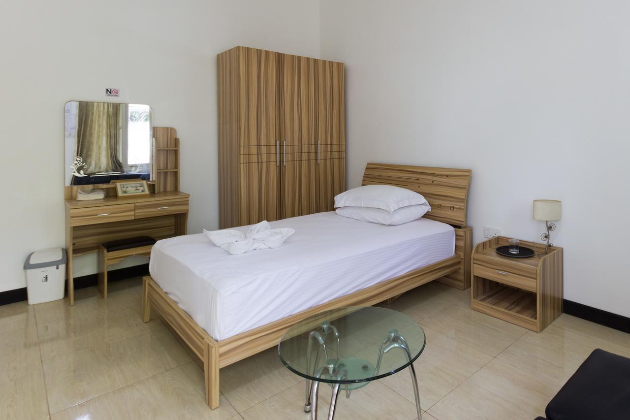 Surf Trip Maldives Hotel Thulusdhoo Buitenkant foto