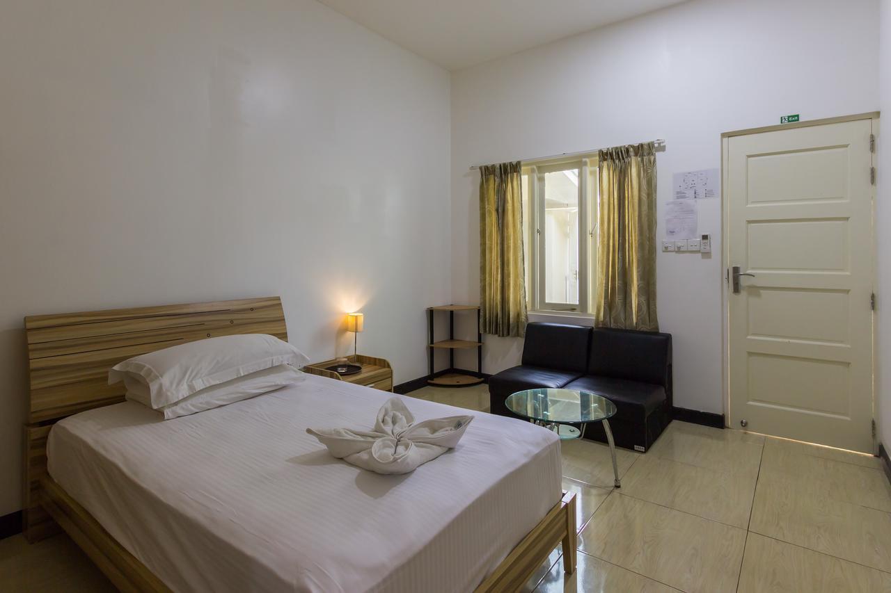 Surf Trip Maldives Hotel Thulusdhoo Buitenkant foto