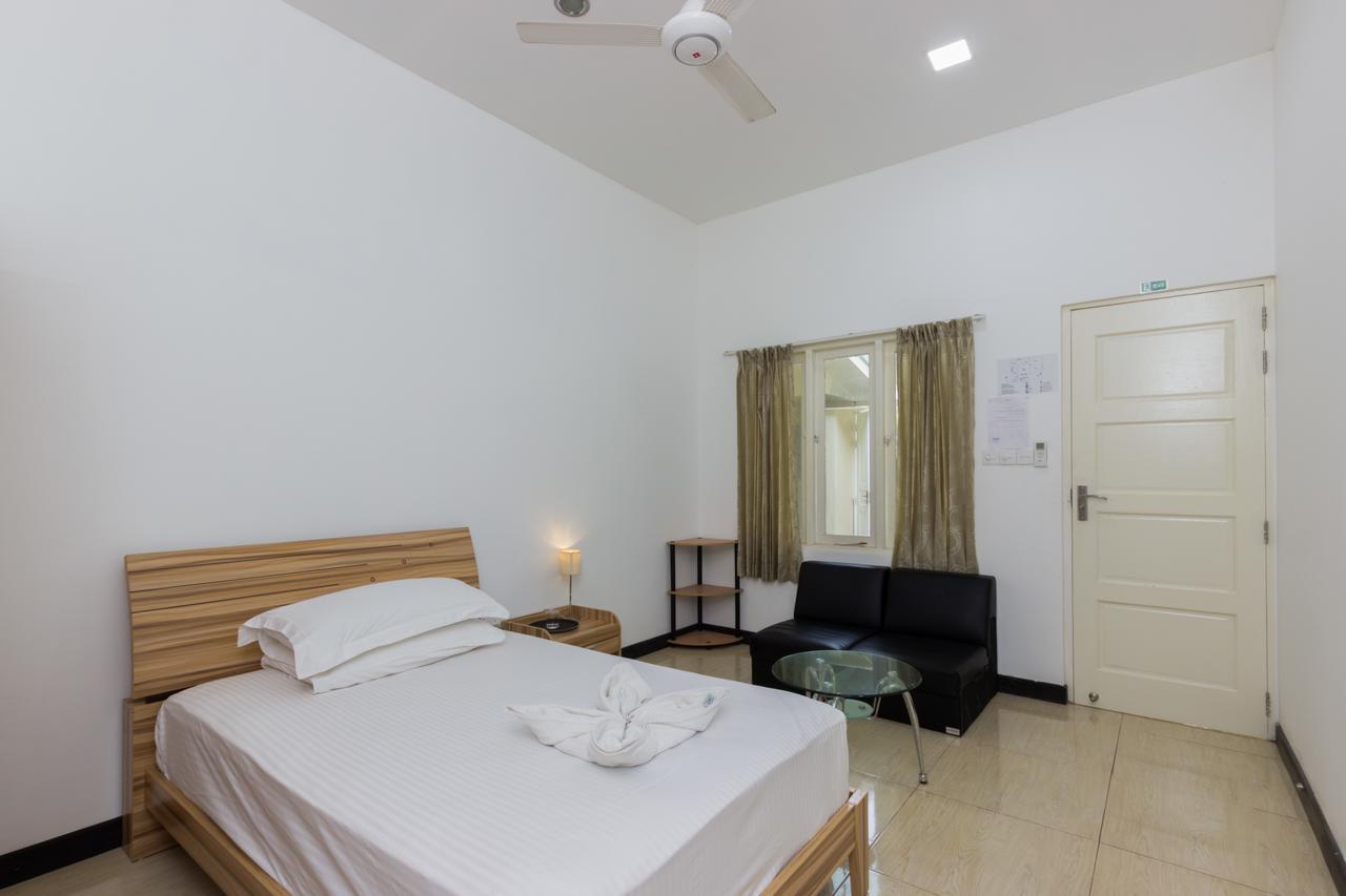 Surf Trip Maldives Hotel Thulusdhoo Buitenkant foto