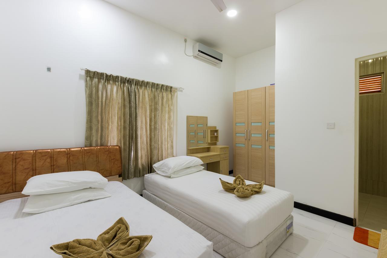 Surf Trip Maldives Hotel Thulusdhoo Buitenkant foto